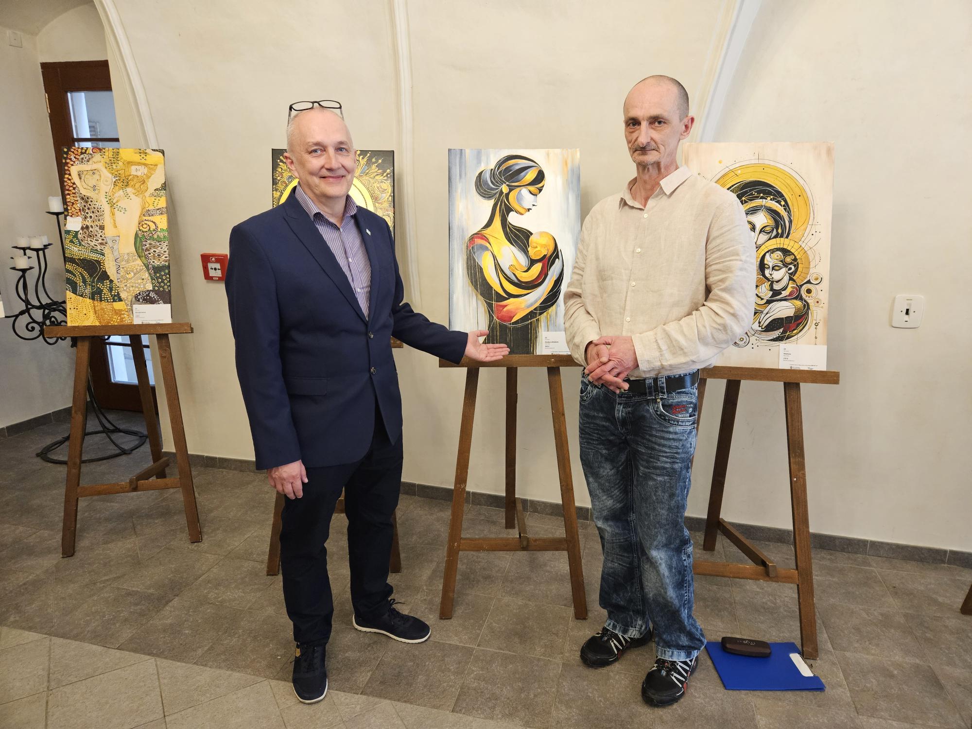MUDr. Pavel Bician a maliar Peter Mlynarčík