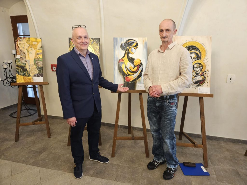 MUDr. Pavel Bician s maliarom Petrom Mlynarčíkom